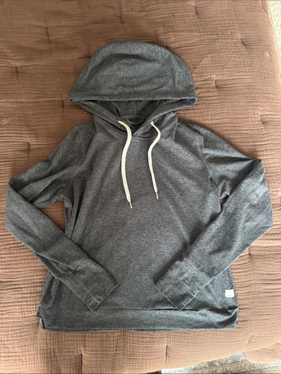 Vuori Sweaters - Vuori Women’s Halo Essential Hoodie